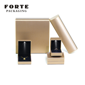 FORTE - Juego de Cajas de Joyería de Piel Sintética Dorada con Logotipo Personalizado, para Pendientes, Anillos, Pulseras y Collares - Product Image 4