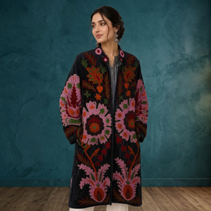 Manteau en velours Suzani brodé à la main pour femme, motif floral Paisley noir, mi-long, style kimono, ouvert sur le devant, robe bohème d'hiver - Product Image 6