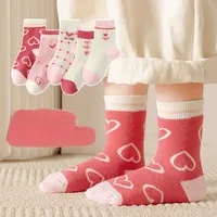 E-tailer Lot Enfants Chaussettes En Coton Doux Coréen Amour Coeur Fleur Imprimer Bébé Fille Chaussettes Automne Hiver Chaud Enfants Moyen Tube