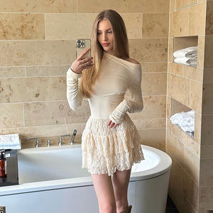 Vestido Elegante de Manga Larga para Mujer, Amarillo Suave, de Un Solo Hombro, con Encaje y Diseño de Falda de Pastel, de Doble Uso - Product Image 3