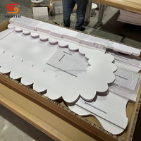 Backdrop dinding persegi panjang PVC putih berpinggir gelombang untuk dekorasi acara pesta ulang tahun