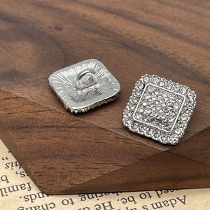 Giá Rẻ Giá Inset Kim Cương Nút Vuông Cho Quần Áo Thay Thế Pha Lê Khuy Măng Sét Tùy Chỉnh Của Phụ Nữ Áo Sơ Mi Blazer Rhinestone Nút - Product Image 4