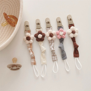 Clip para Chupete de Tela de Algodón Ecológico con Flor de <span class=keywords><strong>Ganchillo</strong></span>, Cadena para Chupete Vintage con Diseño de Cuadros, Soporte para Chupete de Bebé - Product Image 4