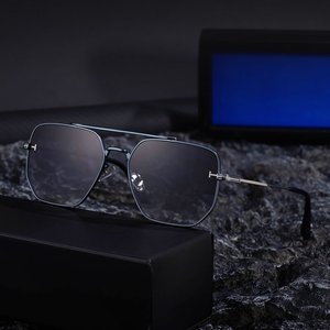 Kacamata Hitam Pria Bingkai Persegi Gaya Eropa Amerika Terbaru 2026, UV400, Pelindung Matahari Kelas Atas, Trendi, Lintas Batas - Product Image 2