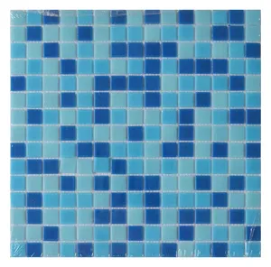 Mosaïque de piscine en verre mélange bleu carré 300x300mm, fusion à chaud - Product Image 3