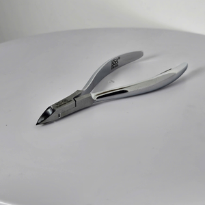Alicates de Acero Inoxidable para Cutículas, Cortaúñas para Técnicos de Uñas, Herramienta Profesional Afilada y Duradera para Suministros de Manicura de Salón - Product Image 3