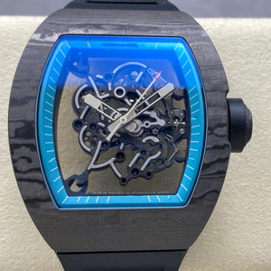 Montre mécanique haut de gamme avec un mouvement squeletté flambant neuf, un boîtier en fibre de carbone et une finition naturelle et brillante. - Product Image 1