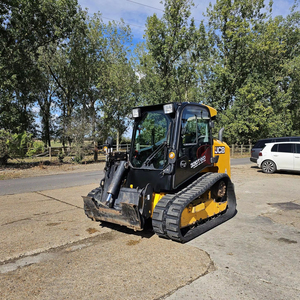 Chargeuse compacte sur chenilles en caoutchouc JCB 320T, 85 CV, type compact, spécialisée pour la construction - Product Image 1