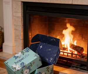 Floral Starry Sky High-end Tuck <b>Box</b> Embossing Sponge Lining-Thick Corrugated <b>Cardboard</b> Vietnam <b>for</b> Certified Luxury Packaging - Product Image 3