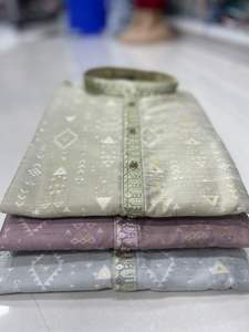 Premium Ethnic Wear Collection Hommes Kurta Pyjama Tissus Jacquard En Soie Avec Fantaisie Travail Readymade Kurta Pyjama - Product Image 3