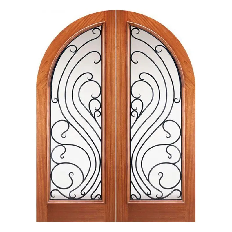Puerta de entrada doble de madera de caoba con diseño de rejilla de hierro decorativa, arco superior redondo precolgante para el hogar