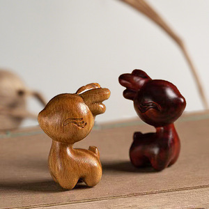 Llavero de Madera con Diseño de Ciervo, de Sándalo, Portátil, Decoración de Escritorio de Oficina, Regalo - Product Image 1