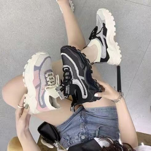 Chaussures décontractées à semelle épaisse pour femmes, nouvelle collection automne, avec empeigne tricotée respirante et talon compensé interne, vente en gros - Product Image 3