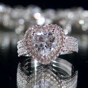 F1130 Anello con diamante a taglio a cuore in oro bianco, colore G naturale, gioielli da donna per fidanzamento - Product Image 4