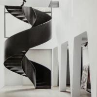 Villa duplex moderne de luxe, escalier en colimaçon, escalier flottant, balustrade droite en verre en fer, éclairage LED pour intérieur et extérieur