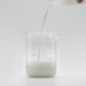 <span class=keywords><strong>Capsule</strong></span> de pneu de revêtement de vessie en caoutchouc de polymère de silicium à base d'eau Anti-collant CAS 9006-65-9 marque Wanhe 50kg/tambour blanc laiteux - Product Image 1