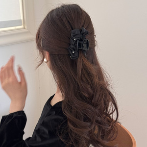 กิ๊บติดผมซาตินมุกเกาหลี กิ๊บติดผมรูปปลาฉลามแบบจับจีบครึ่งหัวสำหรับผู้หญิง - Product Image 3