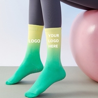 Top Vente Logo Personnalisé Meilleur Respirant Résistant À L'usure Gradient Couleur Yoga Pilates Crew Full Grip Chaussettes