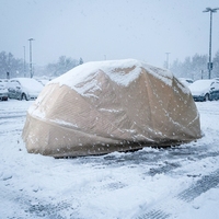 Abri de voiture pliant à structure en acier arquée, rembourré en coton trois couches, résistant aux hautes températures, aux charges de neige et à la grêle