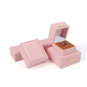 Boîte à bijoux de luxe personnalisable par le fabricant, en cuir PU écologique, avec fermeture à boucle pour pendentifs, bracelets, bagues et joncs - Product Image 4
