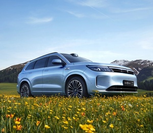 China SERES M7 Luxury 5-Seat New Energy Hybrid SUV AI 4WD Automatic EV Car con tecnología de Inteligencia Artificial - Product Image 4