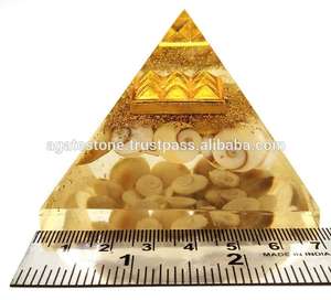 Perles artisanales Gomti Chakra Pyramide d'orgone Pyramide Vastu Pierre semi-précieuse Artisanat Décoration spirituelle indienne Feng Shui - Product Image 4