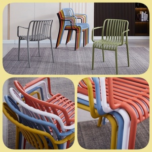 Vente flash - <span class=keywords><strong>Fauteuil</strong></span> empilable moderne en plastique PP - Design simple pour une utilisation en intérieur et en extérieur - un attrait moderne - Product Image 2