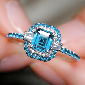 Anello Geometrico Quadrilaterale per Donne, Accessorio Minimalista alla Moda per Uso Quotidiano - Product Image 2