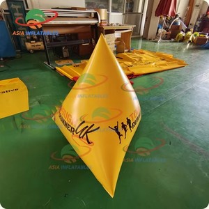 Bouée <span class=keywords><strong>de</strong></span> triathlon gonflable grande taille, marqueur triangulaire gonflable, pyramide jaune pour événement aquatique - Product Image 2