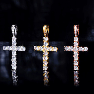 Pendentif croix serti de moissanite VVS avec certificat GRA, plaqué or sur argent sterling 925, finition fine et élégante, en promotion - Product Image 2