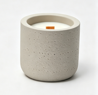 Bougie en cire de soja avec mèche en bois personnalisée dans un pot en ciment |   Bougie d'aromathérapie faite à la main, vente en gros, étiquette privée