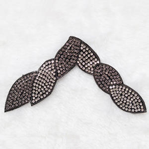 Venta al por mayor cristal pedrería pegamento zapato accesorios sandalia <span class=keywords><strong>chanclas</strong></span> decoraciones - Product Image 2