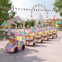 Atractivo Tren sin Rieles Nailong Rosa y Amarillo, Diseño IP Adorable, Tren Turístico con Asientos Móviles para Parques Infantiles Interiores y Exteriores