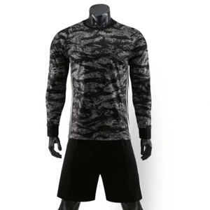 2025 nuevo kit deportivo para hombres, camisetas de fútbol hechas a medida, camiseta de fútbol de voleibol, pantalones cortos, traje, servicio OEM, uniforme de ropa impreso - Product Image 2
