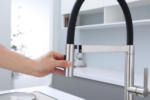 Robinet mélangeur de cuisine professionnel de luxe en acier inoxydable - Product Image 2