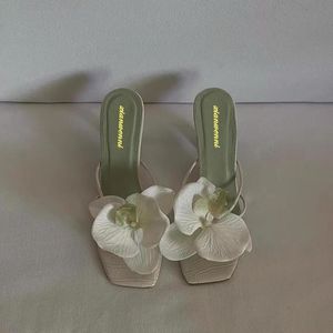 Elegantes Sandalias de Tacón de Aguja con Flores de Orquídea Artificiales, Punta Cuadrada y Tira Delgada para Mujer - Product Image 4