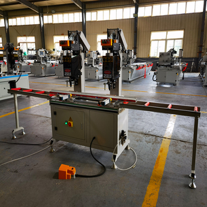 Machine de vissage automatique pour profilés en <span class=keywords><strong>PVC</strong></span>, plastique et acier, et doublures de renforcement en acier - Product Image 6