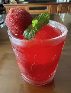 Toptancı Aynı %100 Meyve Suyu İçeceği Sunuyor. - Product Image 5