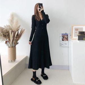 Abito Lungo da Donna Autunno/Inverno, Maglione con Scollo a V e Bottoni, Lavorato a Maglia, Vestibilità Ampia, Taglie Forti, Sopra il Ginocchio, con Pieghe - Product Image 4