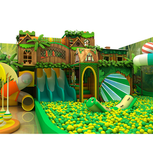 Aire de jeux intérieure commerciale Bettaplay 660 m² en bois naturel, château gonflable pour enfants avec piscine à balles, toboggan multi-voies et <span class=keywords><strong>maison</strong></span> dans les arbres - Product Image 1