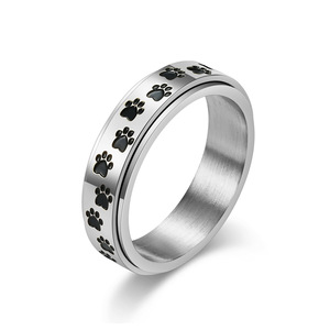 Linda joyería con estampado de pata de cachorro, estilo japonés y coreano, unisex, anillo giratorio antiestrés. - Product Image 1