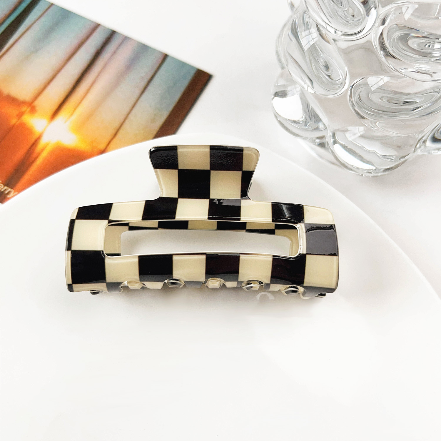 8cm Long black and white checkered pattern