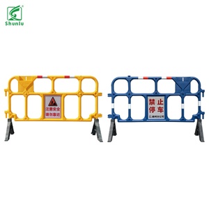Barrière de circulation amovible en HDPE jaune, garde-corps de stationnement rotatif à 360 degrés, réflecteur haute intensité, protection IP65, étanche - Product Image 4