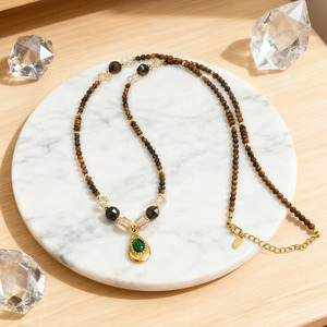 Collar de Piedras Naturales Multicolor, Ojo de Tigre, Hecho a Mano, con Extensor, para Uso Diario y Eventos Especiales - Product Image 5