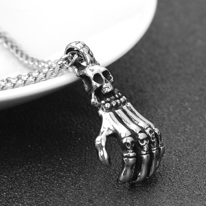 Collar con colgante de acero inoxidable con forma de mano de esqueleto para hombre, joyería de fiesta, cadena de 60 cm - Product Image 3