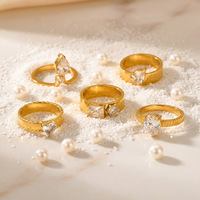 Vente en gros d'anneaux empilables rétro vintage en acier inoxydable 316L plaqué or 18 carats avec pierres CZ