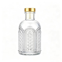 Bouteille en verre cristal sans plomb haut de gamme, style gothique rétro, gaufrée, avec bouchon à vis, estampage doré, emballage pour spiritueux, gravure de logo personnalisée