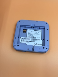 NETGEAR M6 MR6110-111AUS 5G โมบายไวไฟไร้สายพร้อมช่องใส่ซิมการ์ด รองรับ 4G LTE แบบดูอัลแบนด์ ใช้งานได้กับอุปกรณ์หลายชนิด - Product Image 4