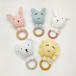 Hochet en <span class=keywords><strong>tissu</strong></span> <span class=keywords><strong>de</strong></span> lapin biologique Oem, jouet à tricoter, <span class=keywords><strong>anneau</strong></span> <span class=keywords><strong>de</strong></span> <span class=keywords><strong>dentition</strong></span> en bois, jouet à mâcher pour bébé, hochet <span class=keywords><strong>de</strong></span> <span class=keywords><strong>dentition</strong></span> - Product Image 5
