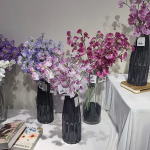 結婚式のテーブルのセンターピースの花の装飾のための人工花のスイートピーシルクフラワー